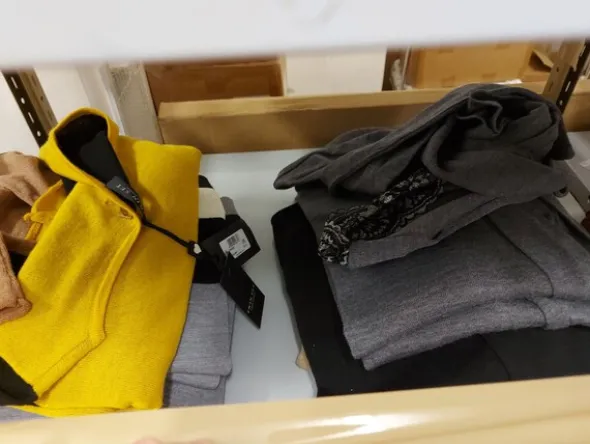 1#8071 Capi di abbigliamento e calzature