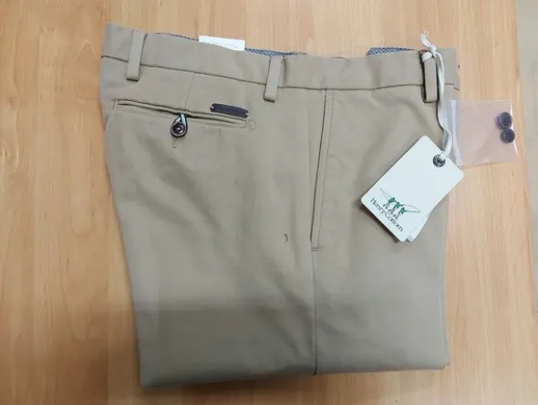 1#8071 Capi di abbigliamento e calzature