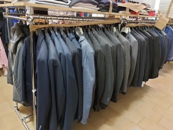 1#8071 Capi di abbigliamento e calzature