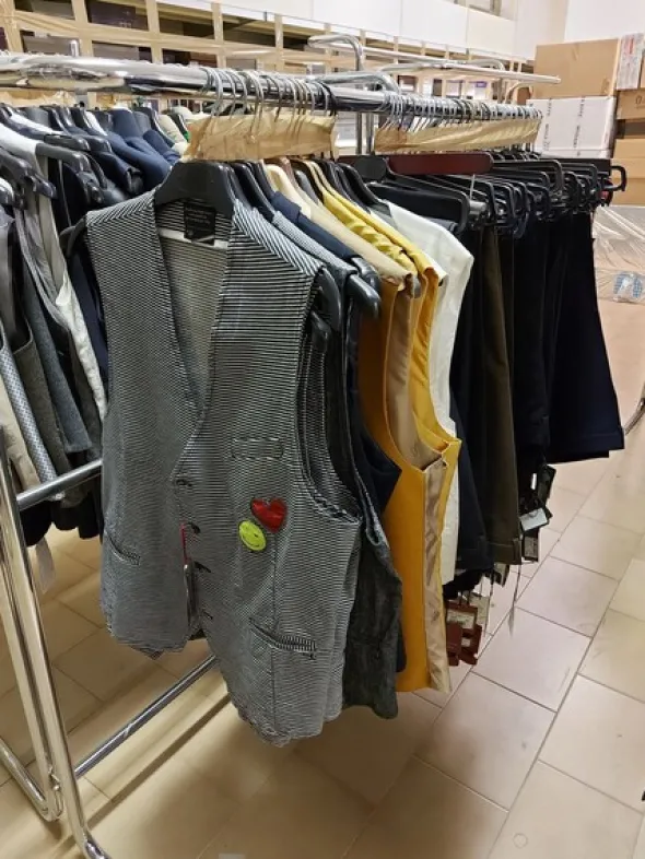 1#8071 Capi di abbigliamento e calzature