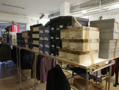 1#8071 Capi di abbigliamento e calzature