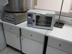29#3675 Cappa chimica Airone S e centrifuga Beckman