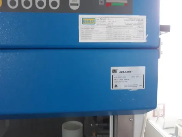 15#3675 Cappa flusso laminare Oasis e centrifuga Beckam