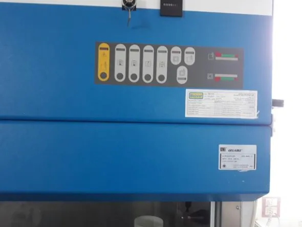15#3675 Cappa flusso laminare Oasis e centrifuga Beckam