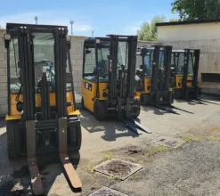 CARRELLI CATERPILLAR VARI MODELLI