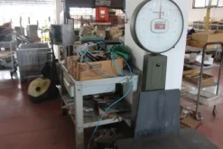 5#7094 Carrelli e banchi da lavoro