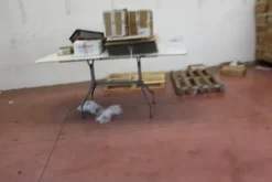 5#7094 Carrelli e banchi da lavoro