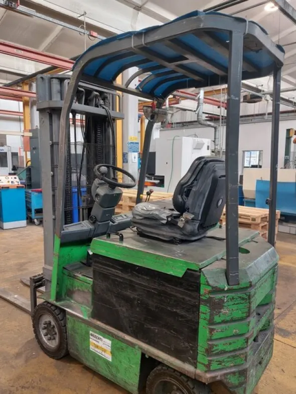 7#7923 Carrelli elevatori e lavapavimenti