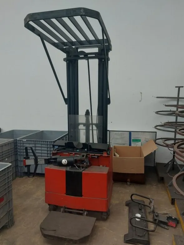 7#7923 Carrelli elevatori e lavapavimenti