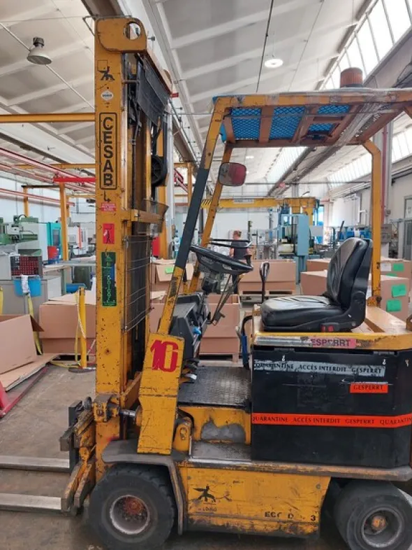 7#7923 Carrelli elevatori e lavapavimenti