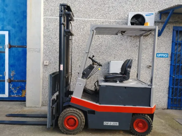 CARRELLI ELEVATORI MULETTI USATI