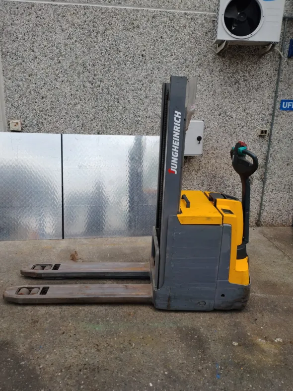 CARRELLI ELEVATORI MULETTI USATI