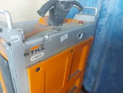 29#7675 Carrelli elevatori OM e attrezzatura