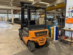 5#9706 Carrelli elevatori, segatrice a nastro e isola di pesatura
