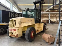 5#9706 Carrelli elevatori, segatrice a nastro e isola di pesatura