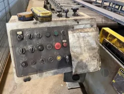 5#9706 Carrelli elevatori, segatrice a nastro e isola di pesatura
