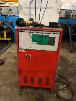 5#9706 Carrelli elevatori, segatrice a nastro e isola di pesatura