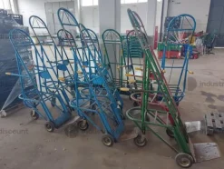 33#9470 Carrelli in metallo porta ceste