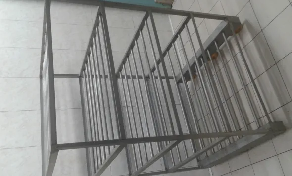 Carrelli inox con ruote e non