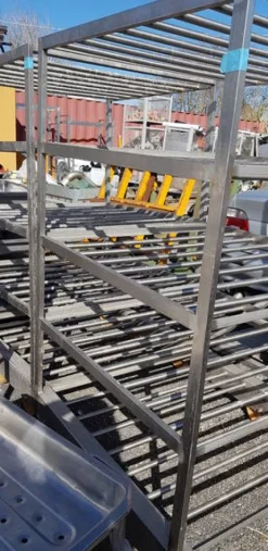 64#4068 Carrelli per prosciutti