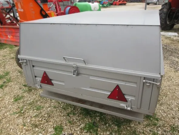 27#7086 Carrelli trazionali e serbatoio irrigatore