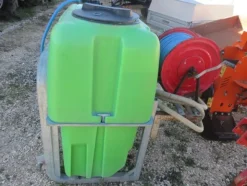 27#7086 Carrelli trazionali e serbatoio irrigatore