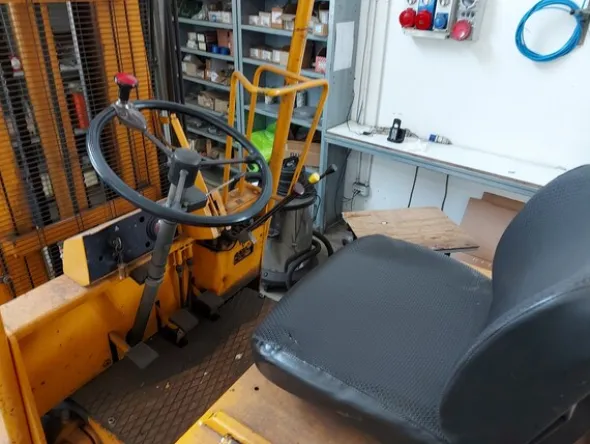 3#7899 Carrello elevatore Cesab ECOH17