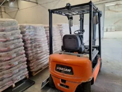 46#8350 CARRELLO ELEVATORE Dooosan PRO 5