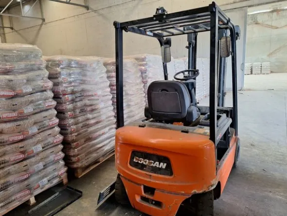 46#8350 CARRELLO ELEVATORE Dooosan PRO 5