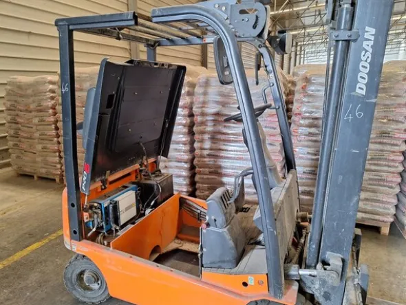 46#8350 CARRELLO ELEVATORE Dooosan PRO 5