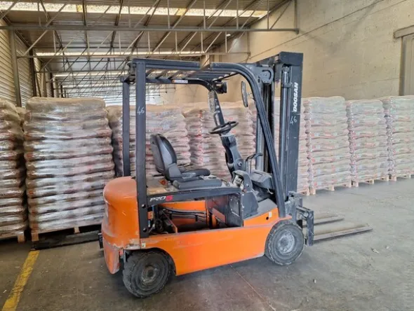 46#8350 CARRELLO ELEVATORE Dooosan PRO 5