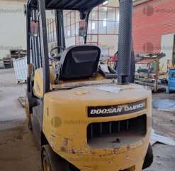 17#10019 Carrello elevatore Doosan D25S