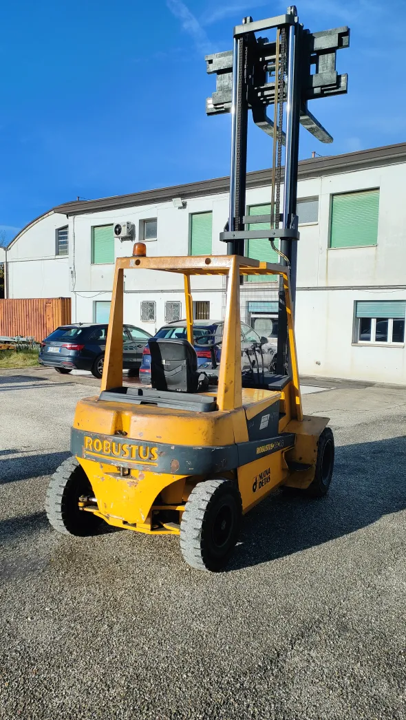 CARRELLO ELEVATORE ELETTRICO ROBUSTUS 50 QUINTALI