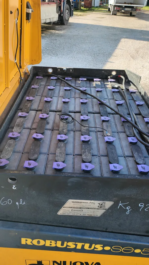CARRELLO ELEVATORE ELETTRICO ROBUSTUS 50 QUINTALI