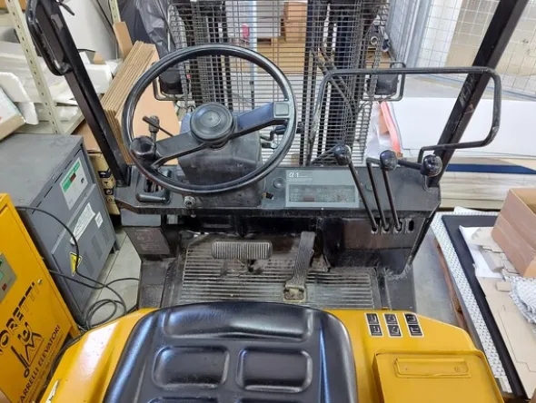 33#7341 Carrello elevatore elettrico Sumitomo Yale FB15P
