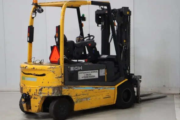 CARRELLO ELEVATORE ELETTRICO