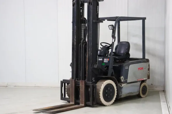 CARRELLO ELEVATORE ELETTRICO