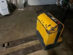 11#7940 Carrello elevatore e transpallet elettrico