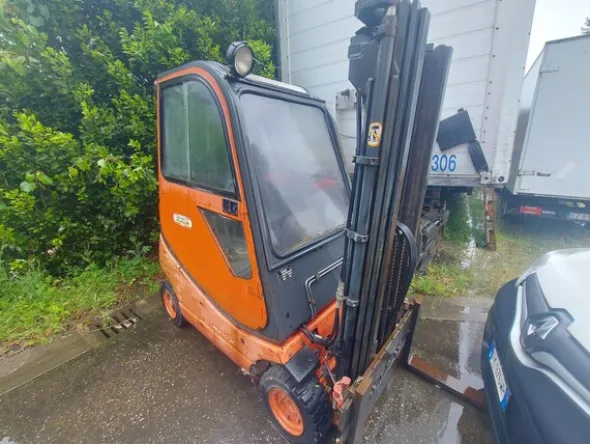 9#8417 Carrello elevatore Linde