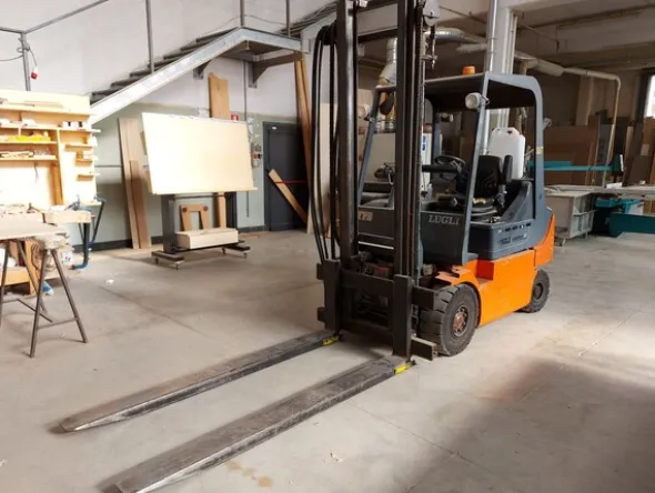 4#8426 Carrello elevatore Lugli