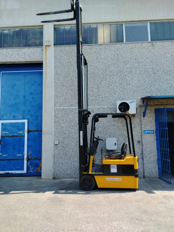 CARRELLO ELEVATORE MULETTO CATERPILLAR F35