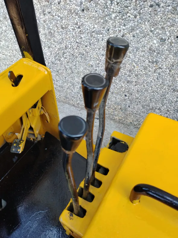 CARRELLO ELEVATORE MULETTO CATERPILLAR F35