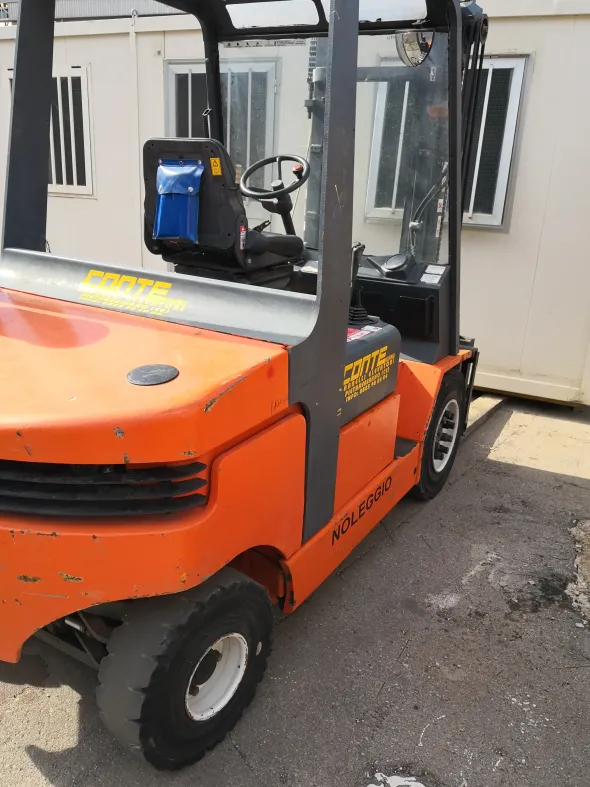 CARRELLO ELEVATORE ( MULETTO ) LUGLI SERIE 405