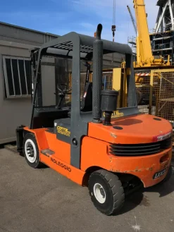CARRELLO ELEVATORE ( MULETTO ) LUGLI SERIE 405