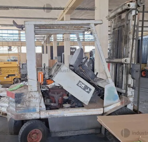 21#10019 Carrello elevatore OM