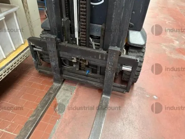 10#9009 Carrello elevatore OM