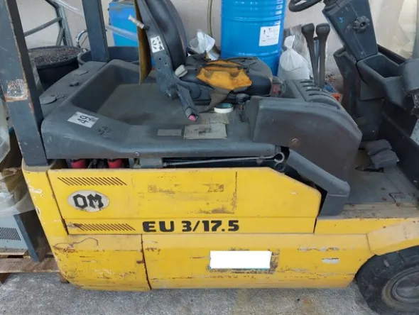 33#7717 Carrello elevatore Om
