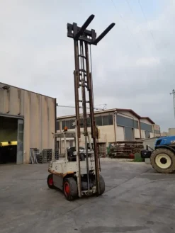 2#8048 Carrello elevatore OM DI 40 C