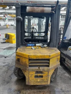 507#7667 Carrello elevatore OM DI40C