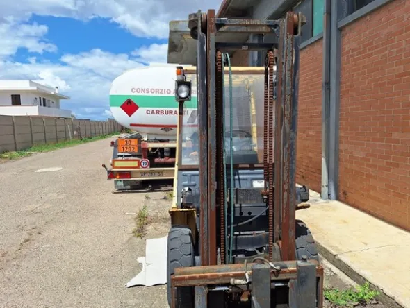 17#8350 CARRELLO ELEVATORE TCM FD 25